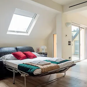 The Rent - Attic With Terrace In Downtown , Milan Italy